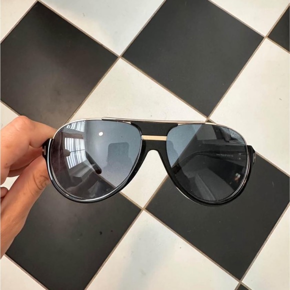 Tom Ford Sunglasses - Picture 2 of 5